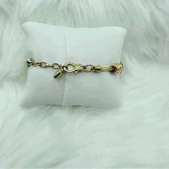 Goldie Heart Charm Bracelet - Picture 5 of 6